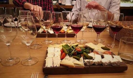 cheese tasting in Paris